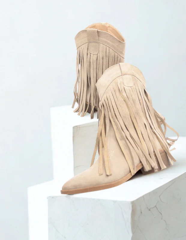 Dakota Fringe - Image 11