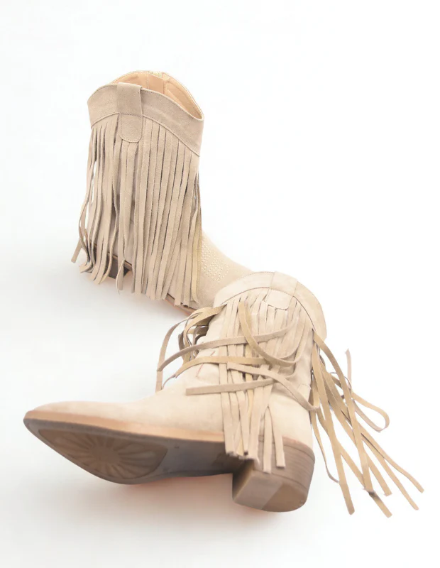 Dakota Fringe - Image 12