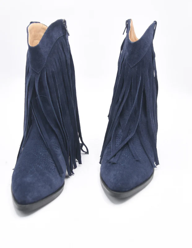 Dakota Fringe - Image 17