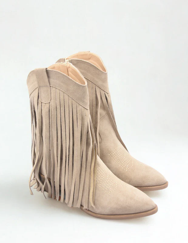 Dakota Fringe - Image 9